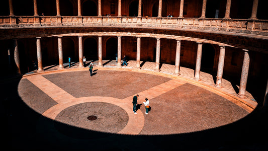 Schatten und Licht im Palacio de Carlos V